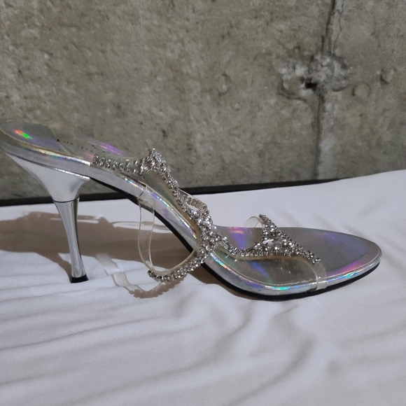 Shiny high heels - Picture 2 of 2